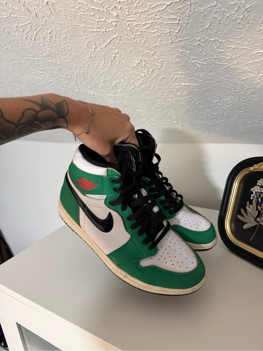 Nike Jordan 1 Retro high top women’s sneakers lucky green